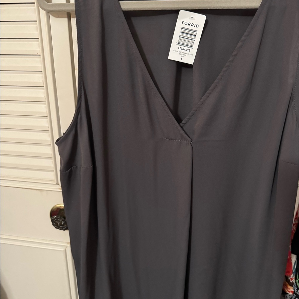 Torrid Charcoal Sleeveless Blouse NWT size 1